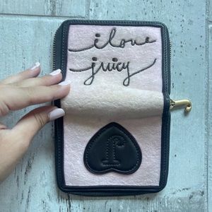 I love Juicy 💗 vintage juicy couture wallet in pink